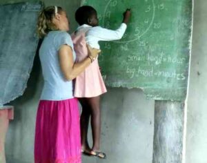 volunteer teacher at work ghana africa vigs